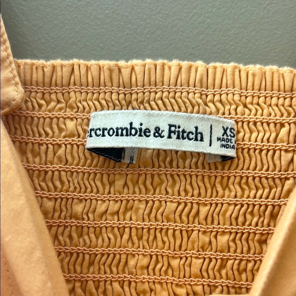 A&F: Peach Tank - Picture 2 of 2